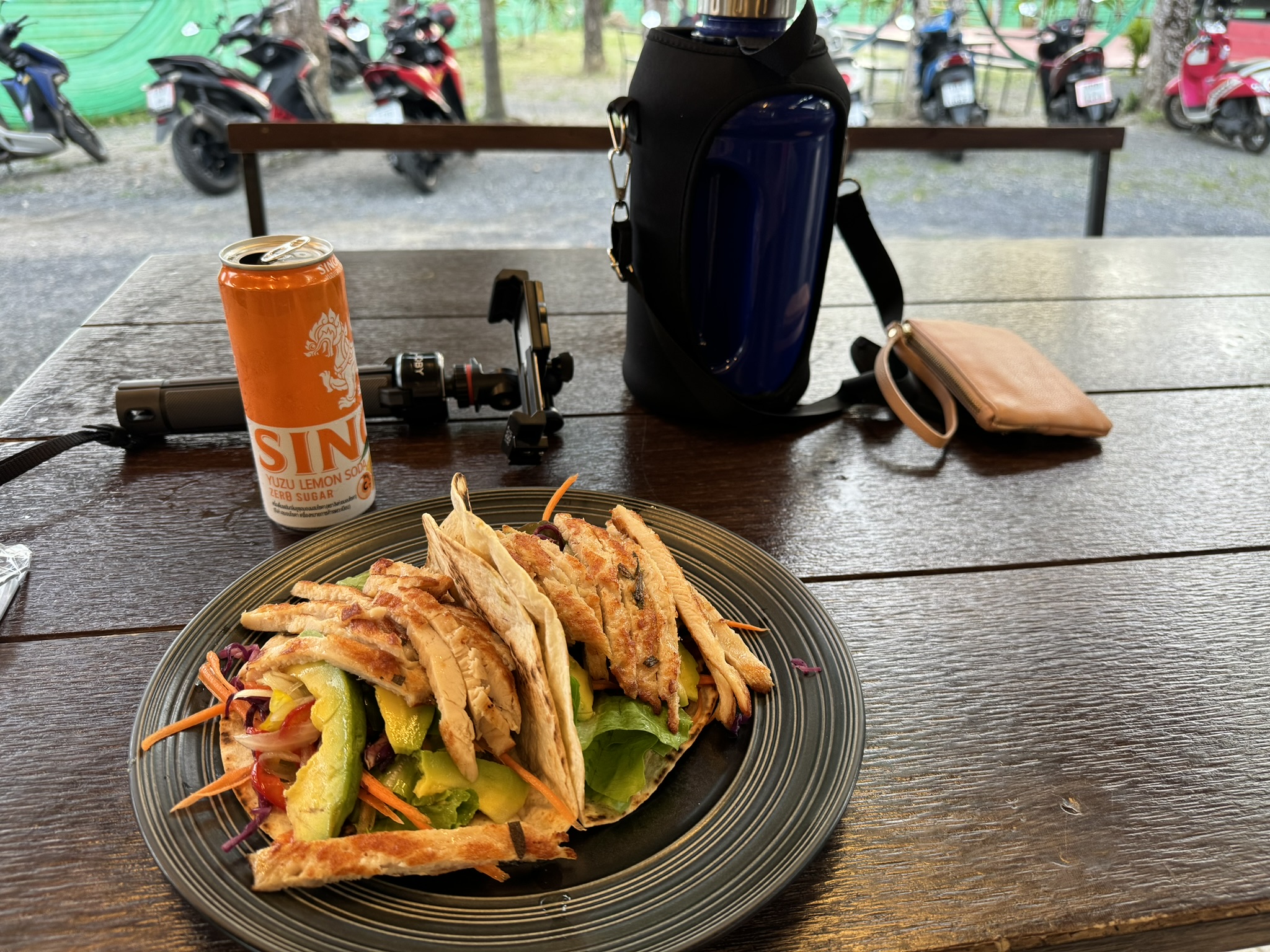 Gezonde verse maaltijden tijdens fitnessreis phuket