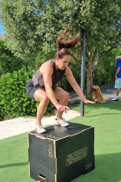 Fitness vakantie MALLORCA - Crosstraining - HIIT - boxjump - trainingskamp europa. fit worden op vakantie - afvallen