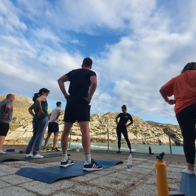 Fitness vakantie MALLORCA - fitnesskamp europa - yoga aan het water